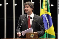 Lindbergh defende PEC dos empregados domésticos