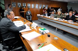 [Foto: Senador Jayme Campos (DEM-MT) preside reunião da CAS. Geraldo Magela / Agência Senado]