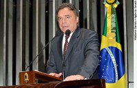 Alvaro Dias pede celeridade a uma série de projetos em tramitação no Congresso