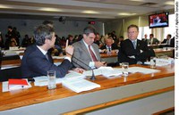 Aprovado projeto que vincula ação do BC a crescimento do emprego