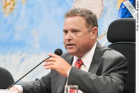 Novo código deve prever regra para agricultor que quebrar compromisso de recomposição florestal, diz Blairo Maggi