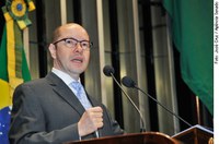 Demóstenes anuncia que Democratas deve pedir 'impeachment' de governador Agnelo Queiroz