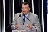 Código Florestal: Eduardo Braga defende ampliação de incentivos à preservação da floresta