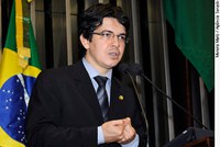 Randolfe torce para que STF declare constitucionalidade da Ficha Limpa