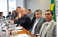 Educação a distância na área de Serviço Social causa polêmica em audiência