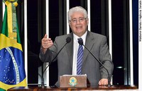 Roberto Requião exalta programa de partido fundado no século 19