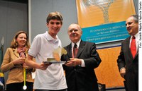 Senado premia vencedores do 4º Concurso de Redação