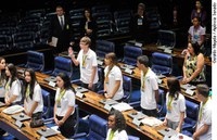 Jovens senadores analisam 23 proposições