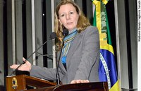 Vanessa Grazziotin relata viagem a Cuba