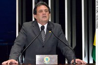 Waldemir Moka presta homenagem a Ramez Tebet