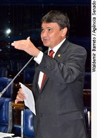 Wellington Dias saúda melhora da classificação de risco do Brasil