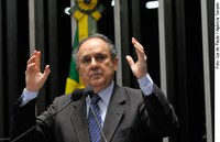 Cristovam: falta de investimento em educação básica prejudica universidades e IDH