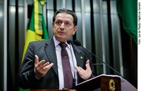 Mozarildo critica morosidade na ação dos poderes da República