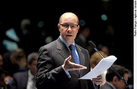 Demóstenes cobra de Jucá mecanismos de controle em matérias tributárias