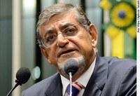 Mário Couto questiona permanência de Lupi no ministério