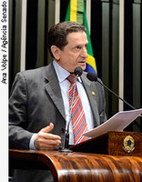 Mozarildo espera para a próxima semana a cassação do governador de Roraima