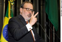 Armando Monteiro diz que infraestrutura deficiente eleva custo Brasil