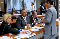 Presidente da Caixa será convidado a explicar distribuição dos lucros do FGTS