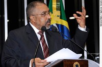 Paim comemora regulamentação da profissão de catador e reciclador de lixo