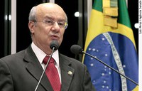 Medidas aprovadas no Congresso e atuação do governo protegem país da crise, diz Pimentel