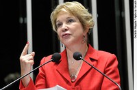 Marta Suplicy pede aprovação de proposta que combate guerra dos portos