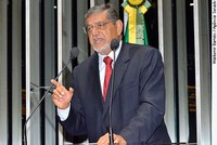 Mário Couto contesta denúncias de participação em desvios