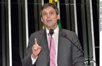 Lindbergh Farias defende concessão de aeroportos brasileiros à iniciativa privada