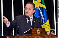 Pedro Taques sugere debate sobre pacto federativo