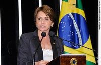 Ângela Portela comunica regularização de posses em Roraima