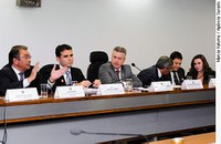 Debate evidencia problemas na aviação civil brasileira