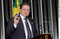 Mozarildo pede ao Ministério Público que investigue tentativa de contratação de médicos sem concurso em RR