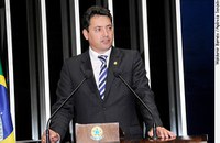 Sérgio Souza pede empenho do governo na garantia dos direitos dos 'brasiguaios'