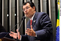 Eduardo Braga pede votação da resolução que fixa novo indexador para dívidas dos estados