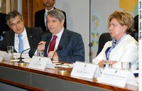 Governo afirma que não haverá aumento de tarifas após concessões de aeroportos