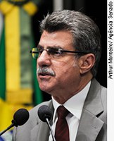 Jucá saúda chegada a Boa Vista da TV Senado em canal aberto