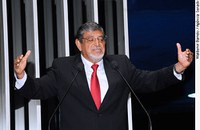 Mário Couto aponta desperdício de recursos públicos federais