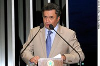Aécio Neves pede solução urgente para dívidas dos estados