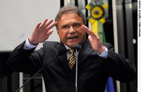 Em homenagem às mulheres, Alvaro Dias lembra paranaense que salvou judeus na Alemanha nazista