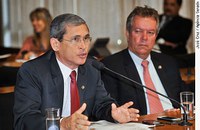 Exigência de rótulos diferenciados de remédios para evitar equívocos vai à Câmara