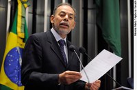 Inácio Arruda saúda Dia das Mulheres e os 60 anos do Banco do Nordeste