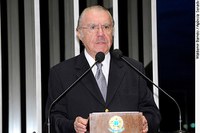 José Sarney apresenta projeto que aumenta rigor de leis contra homicídio