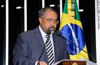 Paulo Paim defende aprovação de lei sobre crimes internacionais graves