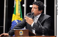 Magno Malta relata contradições no caso do pastor iraniano condenado à morte 