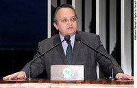 Pedro Taques se opõe à ampliação dos casos de aborto legal no novo Código Penal