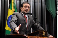 Walter Pinheiro elogia atuação de Romero Jucá e saúda nomeação de novo líder