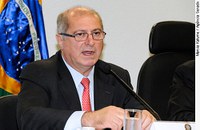 Exigência de tecnologia nacional para 4G será mantida, diz Paulo Bernardo