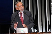 Capiberibe alerta para mortes e ameaças no campo e pede interferência do Senado