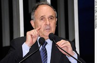 Cristovam Buarque defende alterações em projeto sobre Plano Nacional de Educação