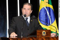 Eduardo Lopes defende estados produtores de petróleo e lembra que ‘royalties’ compensam perda de ICMS