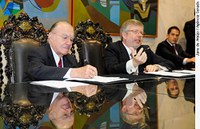 Senado e Câmara firmam parceria para implantação de canais digitais em todo o país